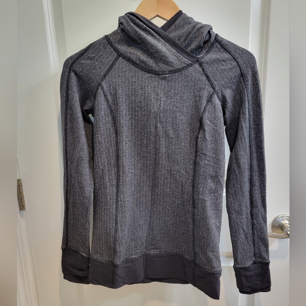 Lululemon herringbone think fast hoodie size 4